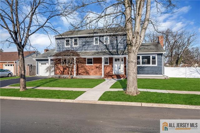 27 Sheppard Place, Edison, NJ 08817