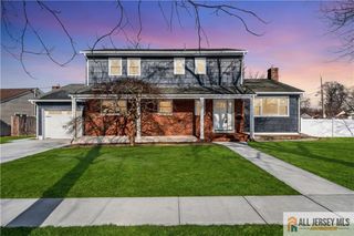 27 Sheppard Place, Edison, NJ 08817