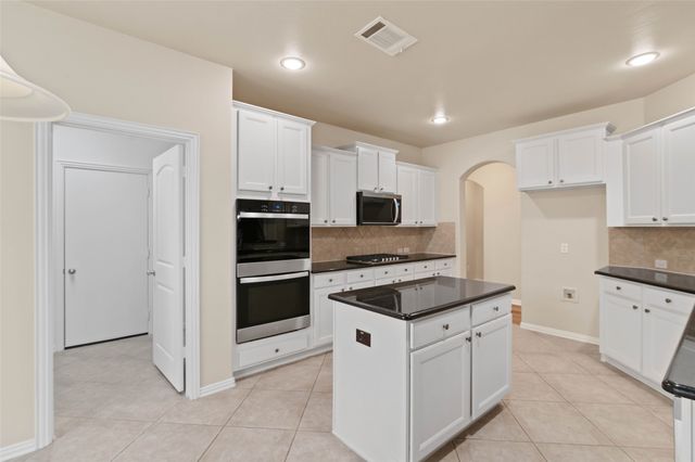 7509 Barrymore Road, Denton, TX 76208