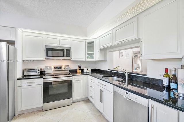 1301 SW 142nd Avenue 203H, Pembroke Pines, FL 33027