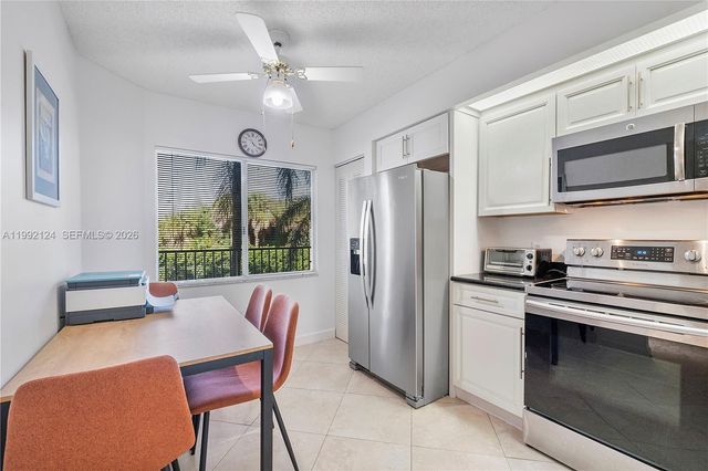 1301 SW 142nd Avenue 203H, Pembroke Pines, FL 33027