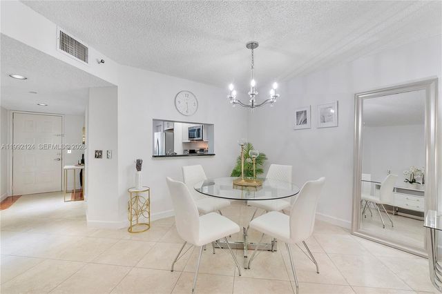 1301 SW 142nd Avenue 203H, Pembroke Pines, FL 33027