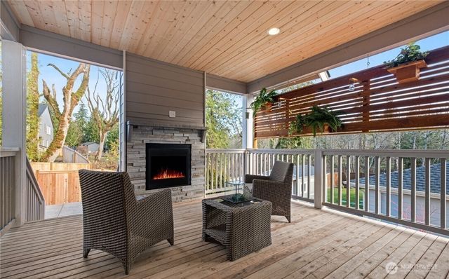 8831 27th St E, Edgewood, WA 98371