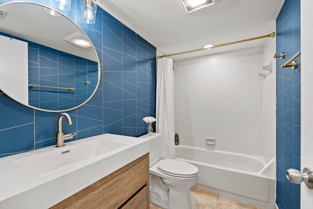 216 Old Meadow Way, Palm Beach Gardens, FL 33418