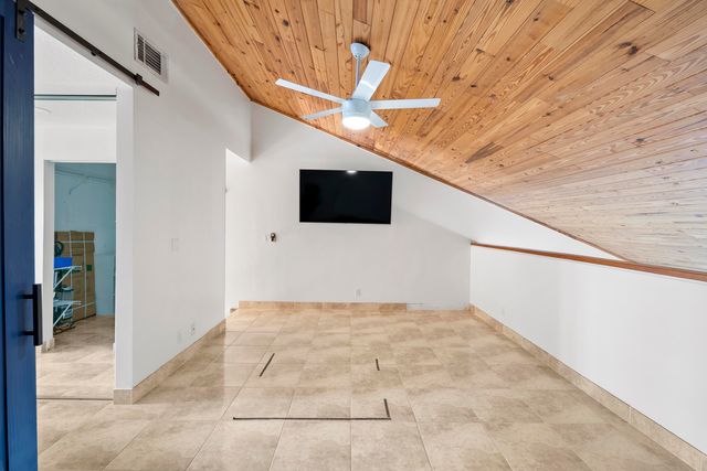 216 Old Meadow Way, Palm Beach Gardens, FL 33418