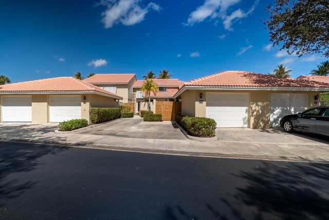 216 Old Meadow Way, Palm Beach Gardens, FL 33418