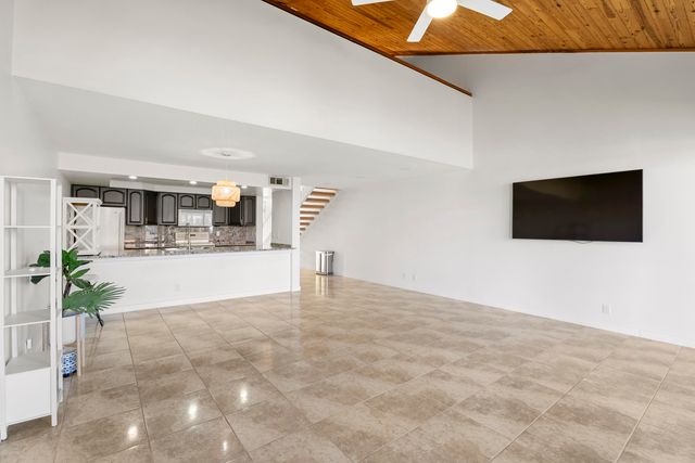 216 Old Meadow Way, Palm Beach Gardens, FL 33418