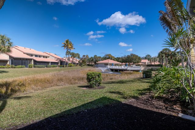 216 Old Meadow Way, Palm Beach Gardens, FL 33418