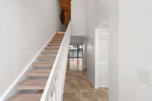 216 Old Meadow Way, Palm Beach Gardens, FL 33418