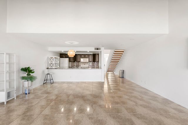 216 Old Meadow Way, Palm Beach Gardens, FL 33418