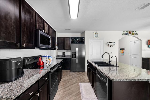 5946 81ST AVENUE N, Pinellas Park, FL 33781