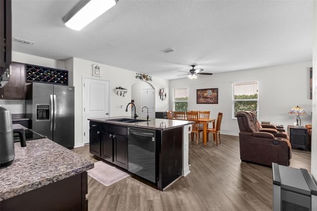 5946 81ST AVENUE N, Pinellas Park, FL 33781