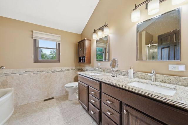 1812 Hampton Court, Plainfield, IL 60586