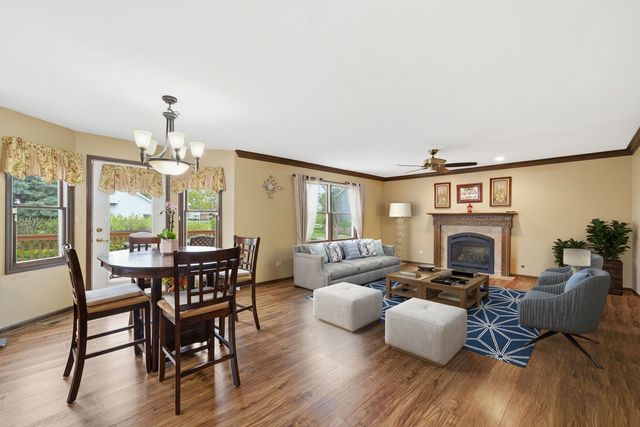 1812 Hampton Court, Plainfield, IL 60586