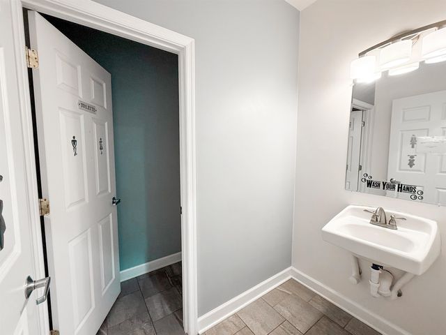 100 Red Oaks Dr Ste 103, Staunton, VA 24401