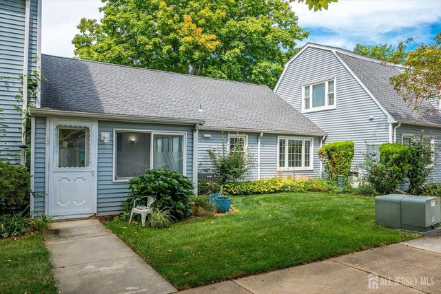 19 Rossmooor Drive C, Monroe, NJ 08831
