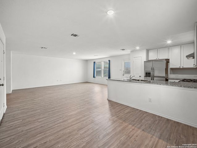 8842 Barrow Path, Converse, TX 78109