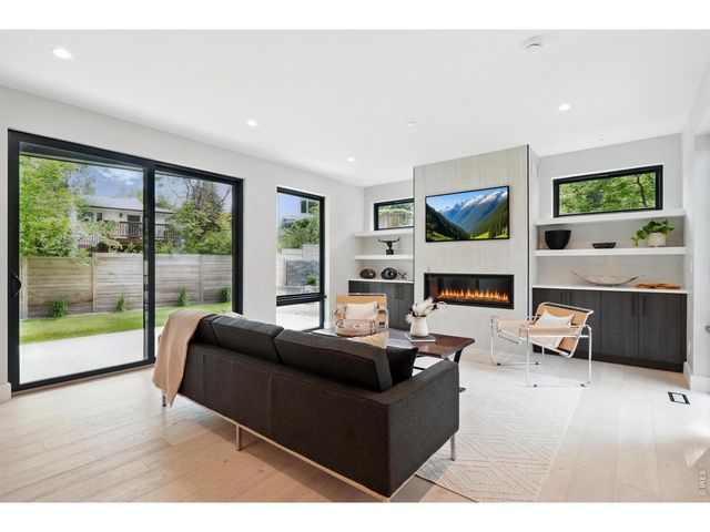 2860 Table Mesa Dr, Boulder, CO 80305