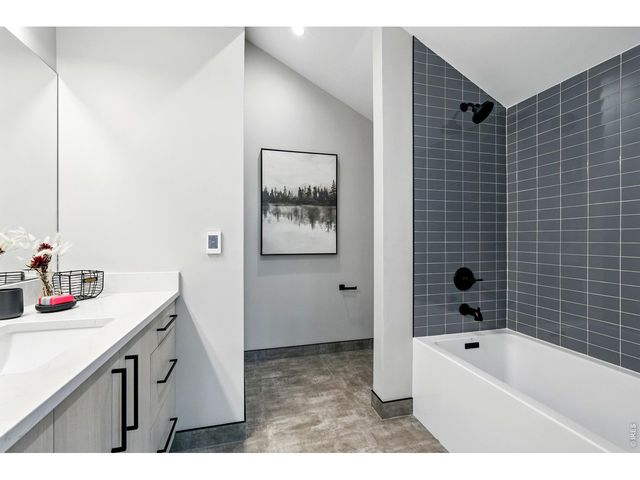 2860 Table Mesa Dr, Boulder, CO 80305