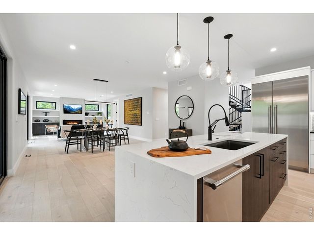 2860 Table Mesa Dr, Boulder, CO 80305