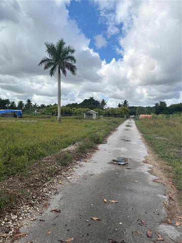 Krome Avenue, Miami, FL 33196