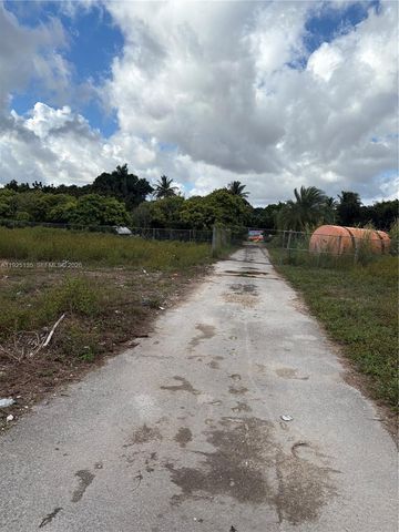 Krome Avenue, Miami, FL 33196