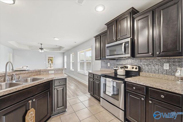 326 Dovington Drive, Huntsville, AL 35806