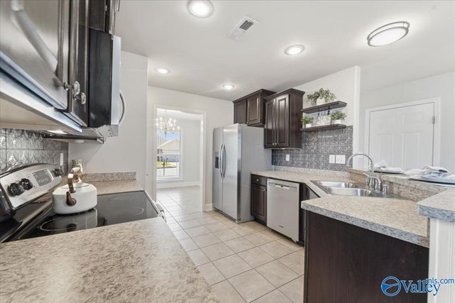 326 Dovington Drive, Huntsville, AL 35806