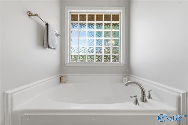 326 Dovington Drive, Huntsville, AL 35806