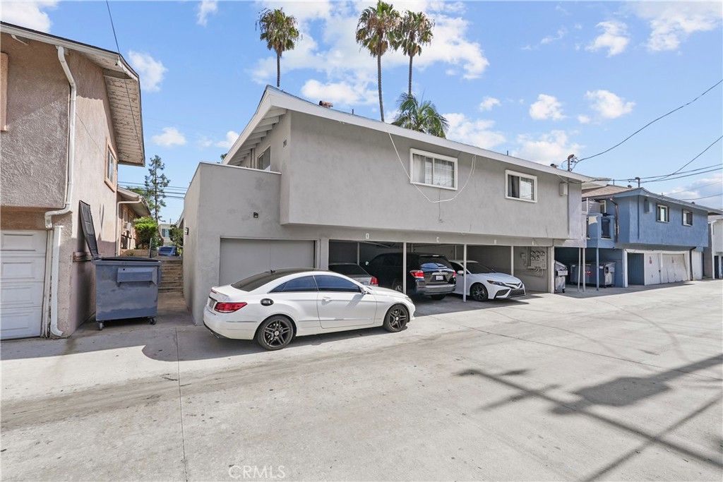 Image 1 of property listing at 741 W 18th, Costa Mesa, CA 92627
