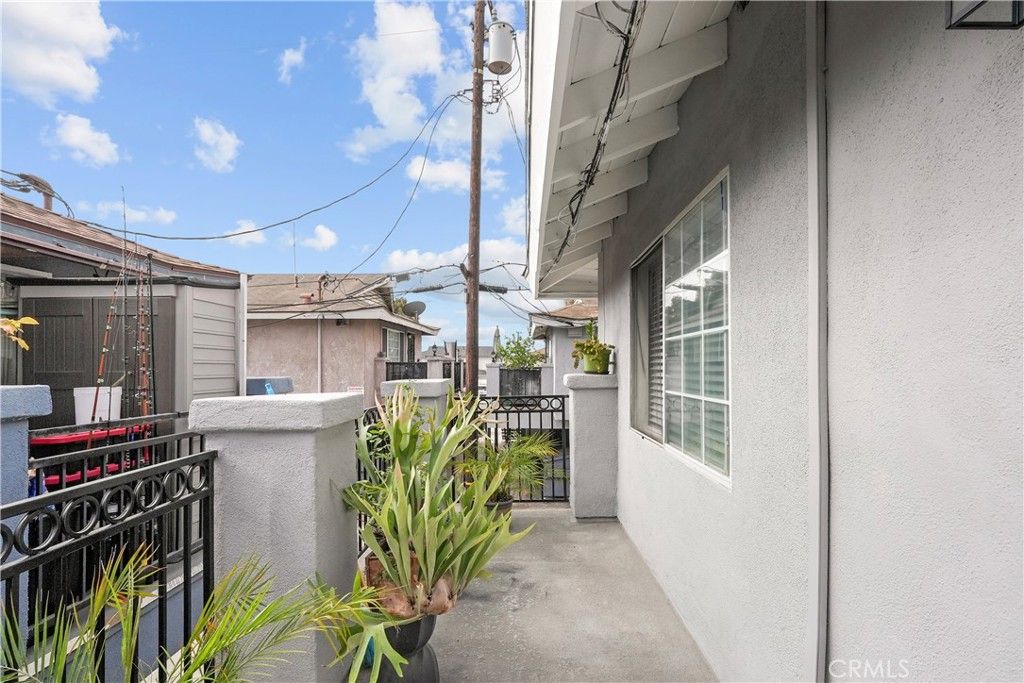 Image 10 of property listing at 741 W 18th, Costa Mesa, CA 92627