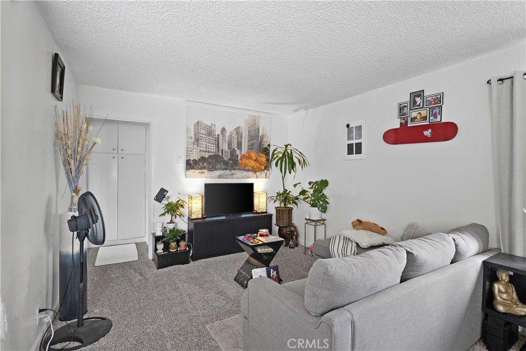 Image 12 of property listing at 741 W 18th, Costa Mesa, CA 92627