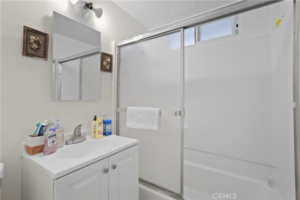 Image 13 of property listing at 741 W 18th, Costa Mesa, CA 92627
