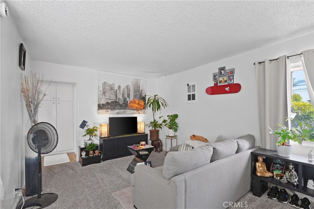 Image 17 of property listing at 741 W 18th, Costa Mesa, CA 92627