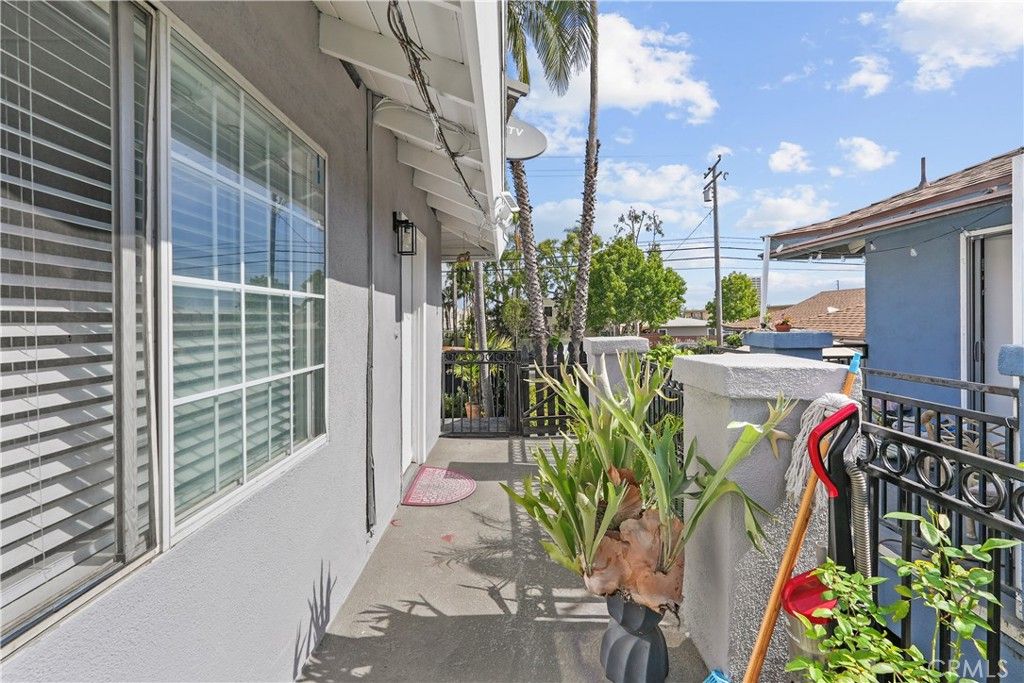 Image 18 of property listing at 741 W 18th, Costa Mesa, CA 92627