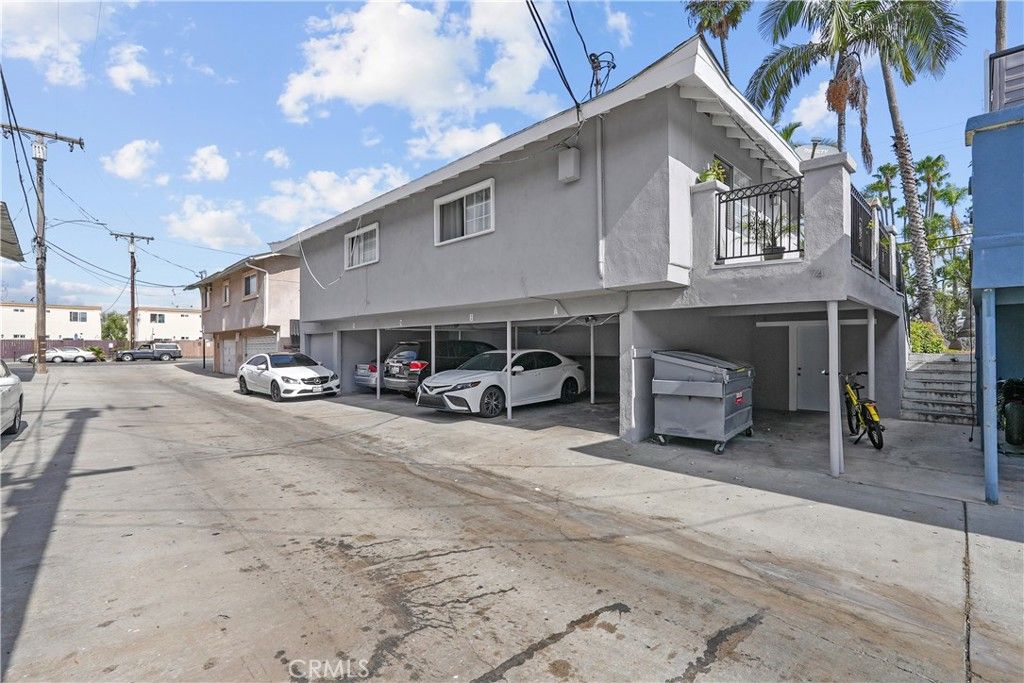 Image 19 of property listing at 741 W 18th, Costa Mesa, CA 92627