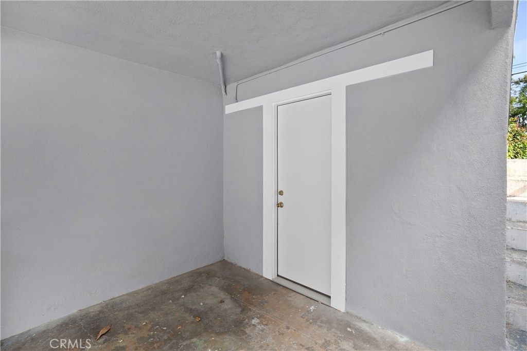 Image 26 of property listing at 741 W 18th, Costa Mesa, CA 92627