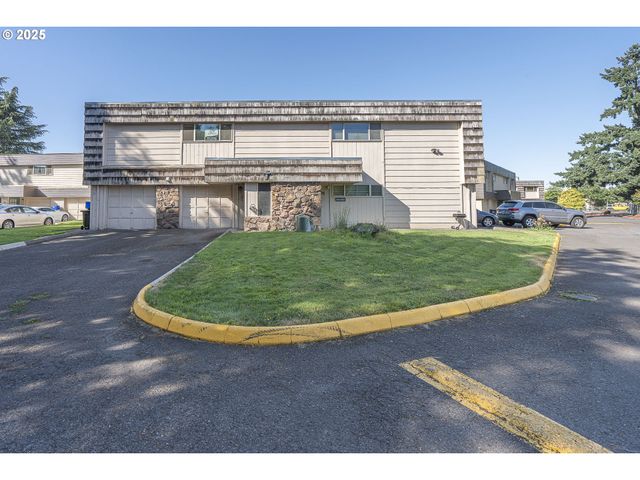 2727 GATEWAY St 27, Springfield, OR 97477