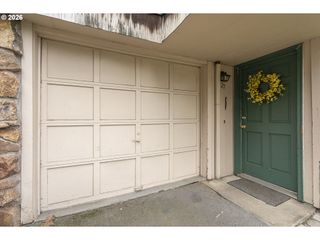 2727 GATEWAY St 27, Springfield, OR 97477