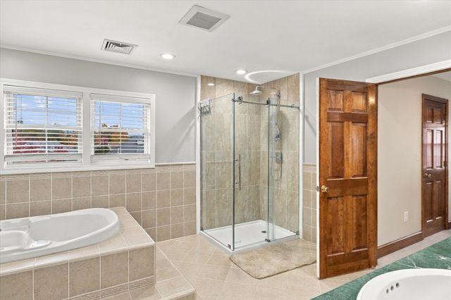 11 Yellow Brick Road, Haverhill, MA 01835