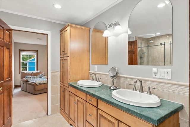 11 Yellow Brick Road, Haverhill, MA 01835