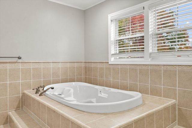 11 Yellow Brick Road, Haverhill, MA 01835