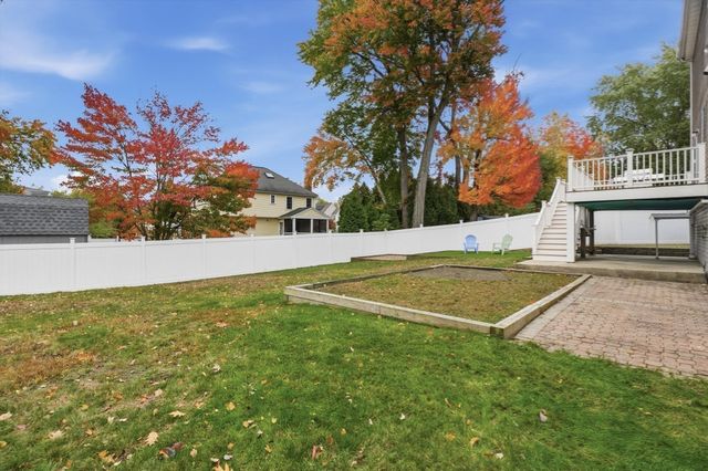 11 Yellow Brick Road, Haverhill, MA 01835