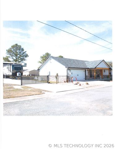 615 Grand Avenue, Stuart, OK 74570