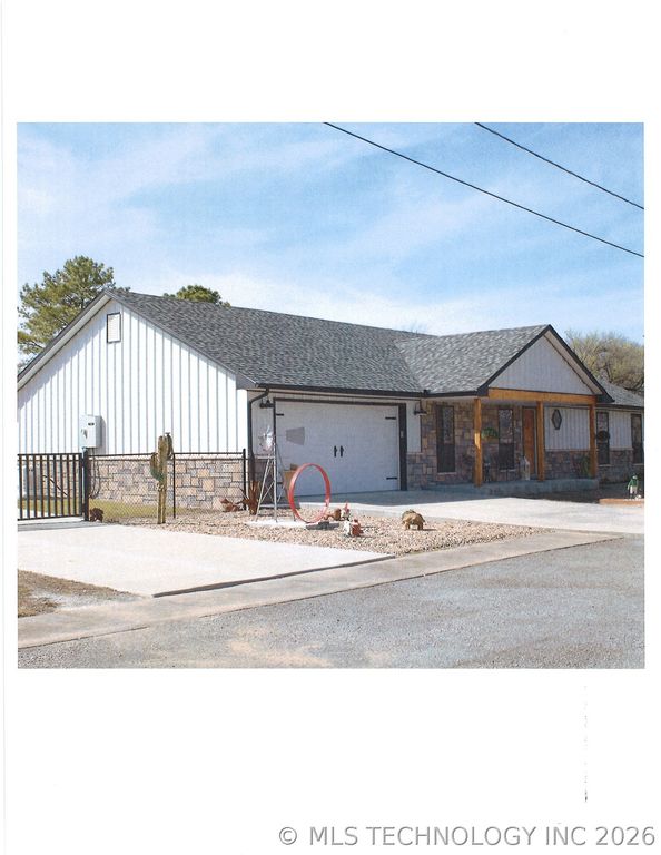 615 Grand Avenue, Stuart, OK 74570