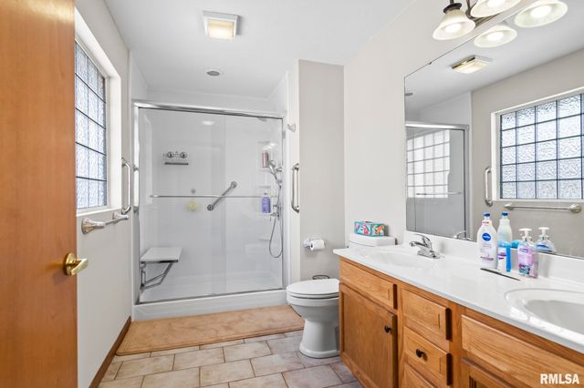 3513 Crystal Lake Drive, Springfield, IL 62711