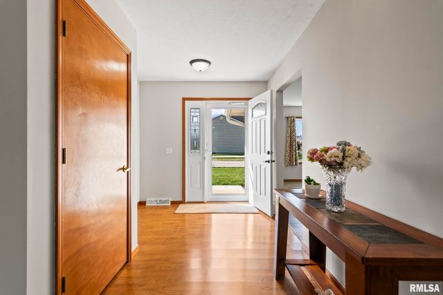 3513 Crystal Lake Drive, Springfield, IL 62711