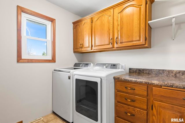 3513 Crystal Lake Drive, Springfield, IL 62711