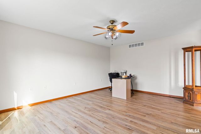 3513 Crystal Lake Drive, Springfield, IL 62711