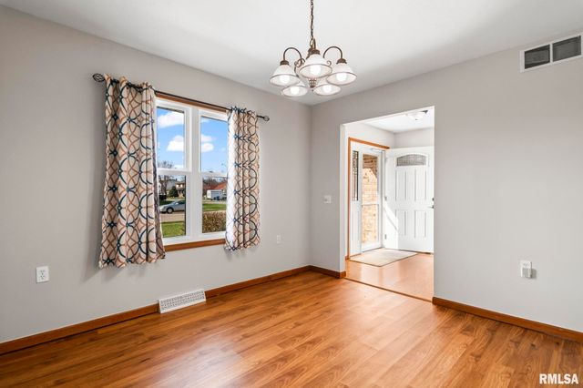 3513 Crystal Lake Drive, Springfield, IL 62711